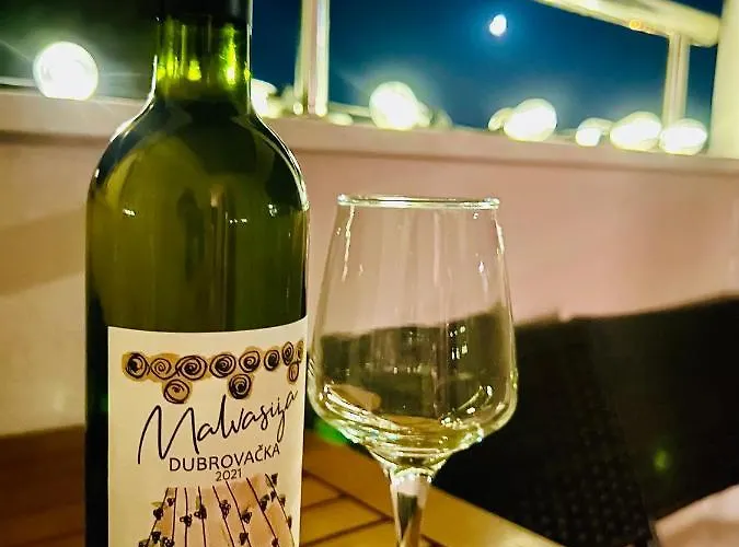 A&m Family - 3 Bedrooms And Free Parking